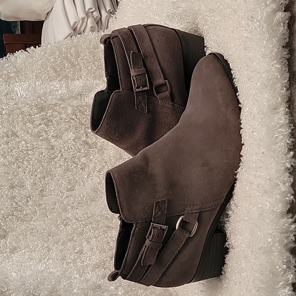 Sonoma Vitalize Dark Gray Suede Bootie - Picture 1 of 13